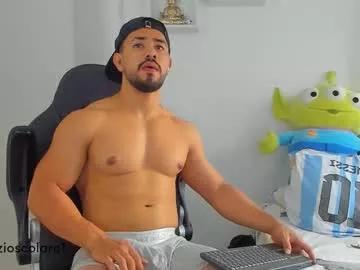 ezzio_scolaro from Chaturbate
