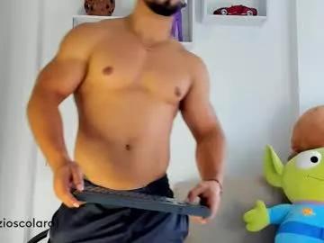 ezzio_scolaro from Chaturbate