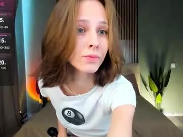 fixielu from Chaturbate
