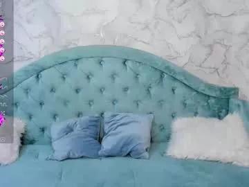 flufyfoxx from Chaturbate
