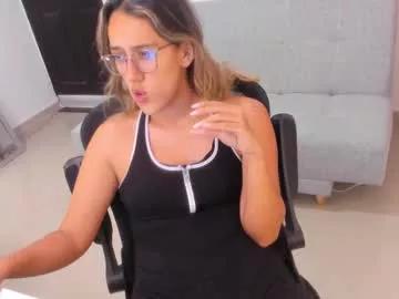 Explore our live girls sluts from our Custom and Multi clubs and checkout exclusive access to highly interactive content, such as shape, hair, titties, pussy type and many more.