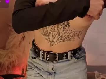 Explore our live girls sluts from our Custom and Multi clubs and checkout exclusive access to highly interactive content, such as shape, hair, titties, pussy type and many more.