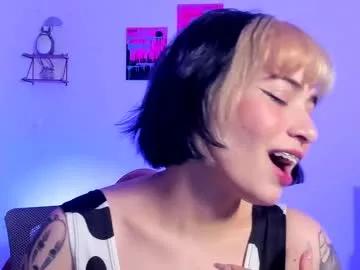 gaiadeniskas from Chaturbate