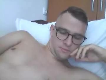 Hardboylovemilfmoom webcams show profile image 