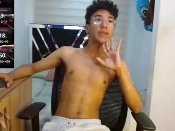 harrytwink18 from Chaturbate