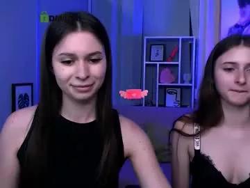 helly_kiss from Chaturbate