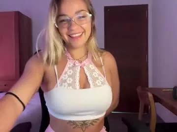 Explore our live girls sluts from our Custom and Multi clubs and checkout exclusive access to highly interactive content, such as shape, hair, titties, pussy type and many more.