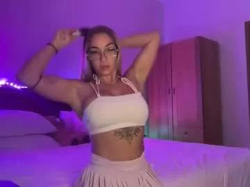 Explore our live girls sluts from our Custom and Multi clubs and checkout exclusive access to highly interactive content, such as shape, hair, titties, pussy type and many more.