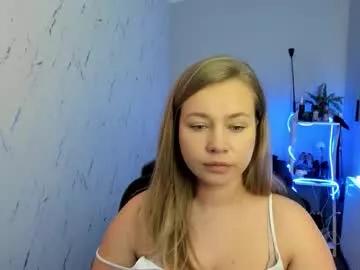 holly_bb95 from Chaturbate