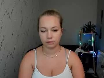 holly_bb95 from Chaturbate