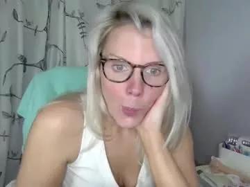holly_bourbon from Chaturbate