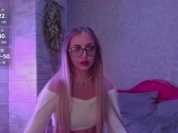 holly_molly8 from Chaturbate