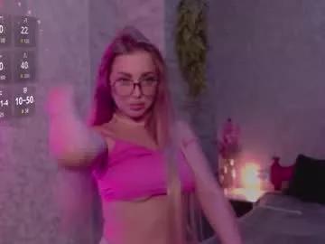 holly_molly8 from Chaturbate