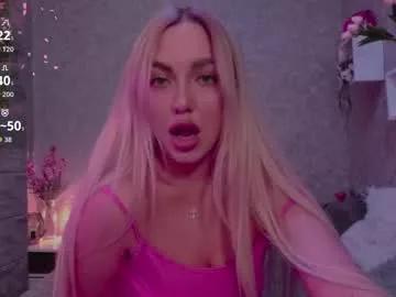 holly_molly8 from Chaturbate