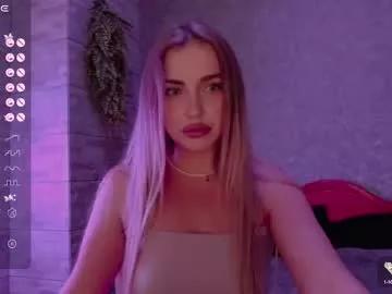 holly_molly8 from Chaturbate