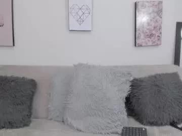 holly_rose69 from Chaturbate