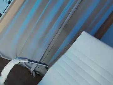 hollyextra from Chaturbate