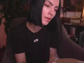 hollylinder_ from Chaturbate
