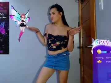 hollywoodbitch from Chaturbate