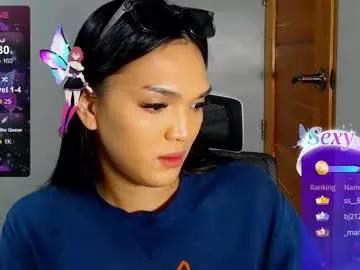 hollywoodbitch from Chaturbate