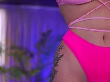 Explore our live girls sluts from our Custom and Multi clubs and checkout exclusive access to highly interactive content, such as shape, hair, titties, pussy type and many more.