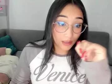 hottbee1 from Chaturbate