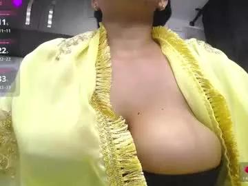 iniyalaboni from Chaturbate