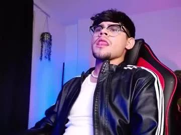 isaac_saenz from Chaturbate
