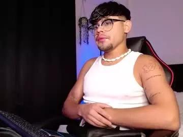 isaac_saenz from Chaturbate
