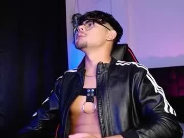 isaac_saenz from Chaturbate