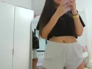 Isasuarezzzz webcams show profile image 