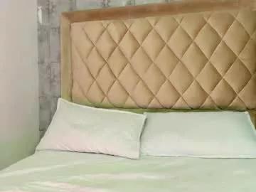 izzyhilton_ from Chaturbate