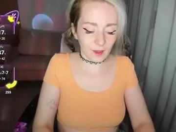 izzyholly from Chaturbate