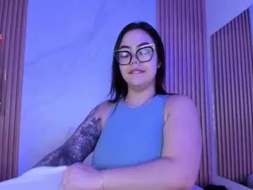 Explore our live girls sluts from our Custom and Multi clubs and checkout exclusive access to highly interactive content, such as shape, hair, titties, pussy type and many more.