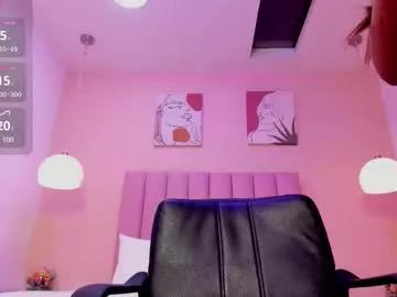 Explore our live girls sluts from our Custom and Multi clubs and checkout exclusive access to highly interactive content, such as shape, hair, titties, pussy type and many more.
