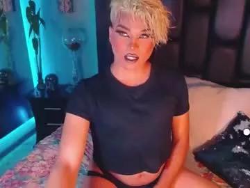 jujubee_lander from Chaturbate