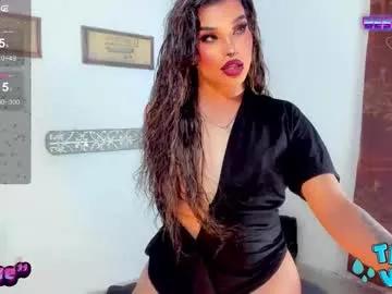 jujubee_lander from Chaturbate