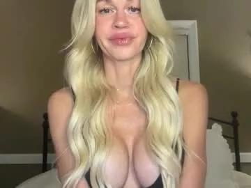 Karabearr webcams show profile image 