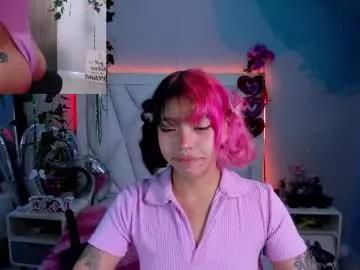 Explore our live girls sluts from our Custom and Multi clubs and checkout exclusive access to highly interactive content, such as shape, hair, titties, pussy type and many more.