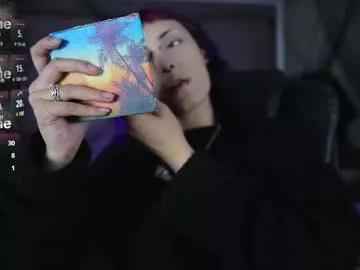 kattusauruss from Chaturbate