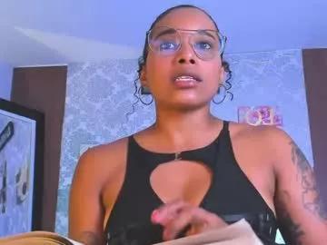 kelly__thomson from Chaturbate