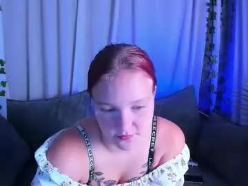 kelly_lily_tender from Chaturbate