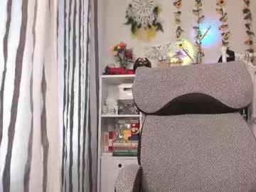 kellyasian from Chaturbate