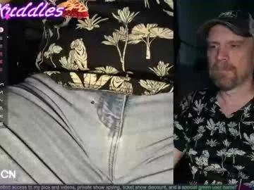 kenkuddles from Chaturbate