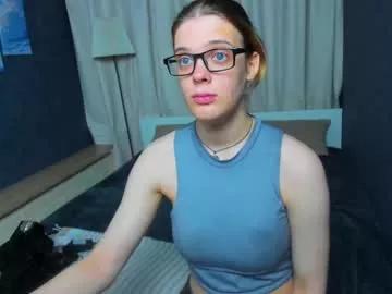 kiki_krash from Chaturbate