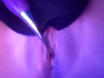 kikicutie69 from Chaturbate