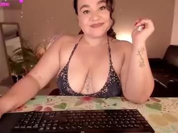 kinkyelise from Chaturbate