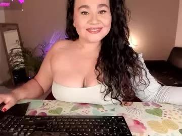 kinkyelise from Chaturbate
