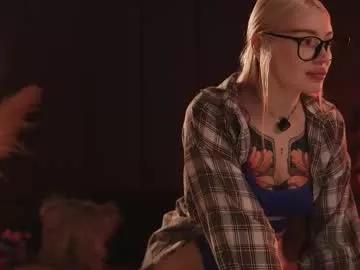 kinkylina_ from Chaturbate