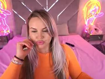 Explore our live girls sluts from our Custom and Multi clubs and checkout exclusive access to highly interactive content, such as shape, hair, titties, pussy type and many more.